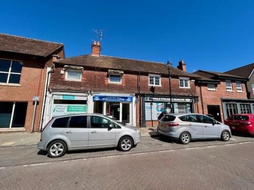 17 High Street / 10 Crown Lane, Theale, Reading, RG7