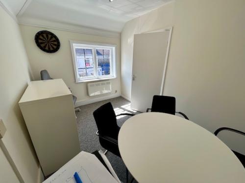 17 High Street / 10 Crown Lane, Theale, Reading, RG7