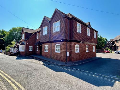 Cygnet House, 3 Northcroft Lane, Newbury, RG14