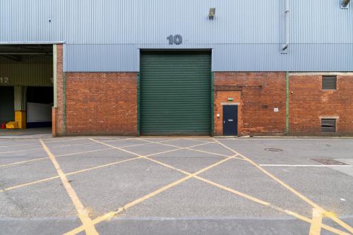 Warehouse 14, Leeds Bradford Airport Industrial Estate, Yeadon, Leeds, LS19