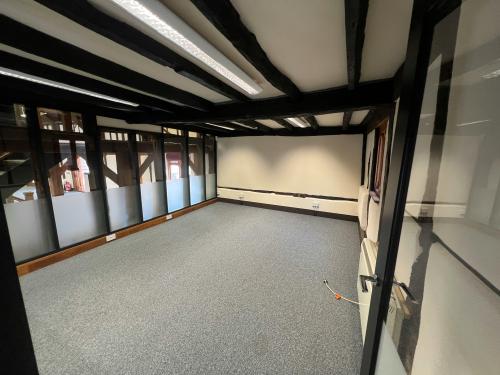 The Barn, Meadow Court, Faygate Lane, Faygate, Horsham, RH12