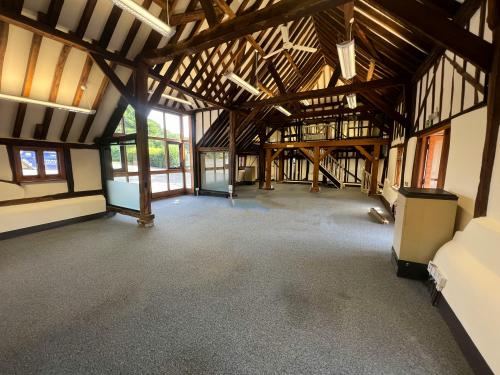The Barn, Meadow Court, Faygate Lane, Faygate, Horsham, RH12