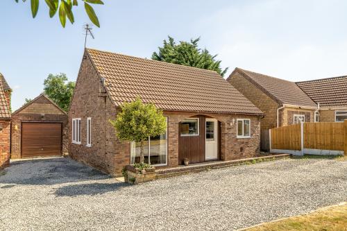 Renigade, Crossfield Road, Navenby, Lincoln, LN5