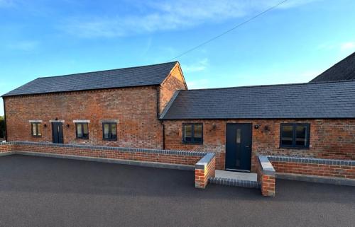 The Old Dairy & The Stable, Lavells Farm, Mortimer Lane, West End Green, Stratfield Saye, RG7