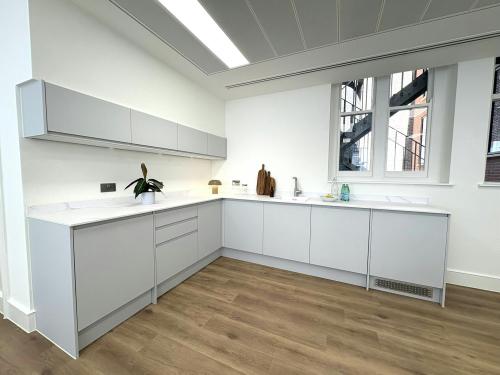 112 Jermyn Street, St James, London, SW1Y
