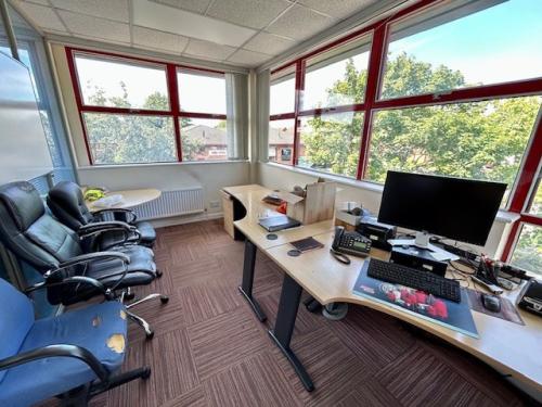 Unit 8, Berkshire Business Centre, Berkshire Drive, Thatcham, RG19
