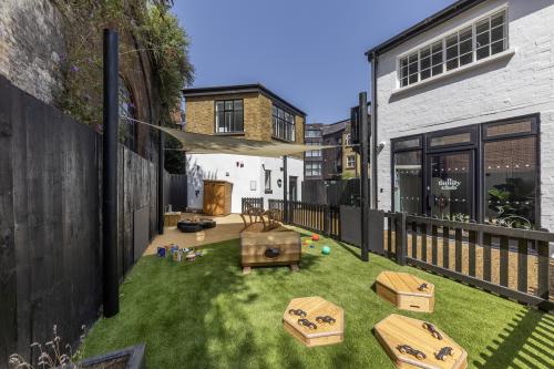 Queenstown Mews, 233 A, Battersea, London, SW8