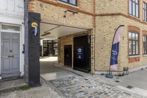 Queenstown Mews, 233 A, Battersea, London, SW8