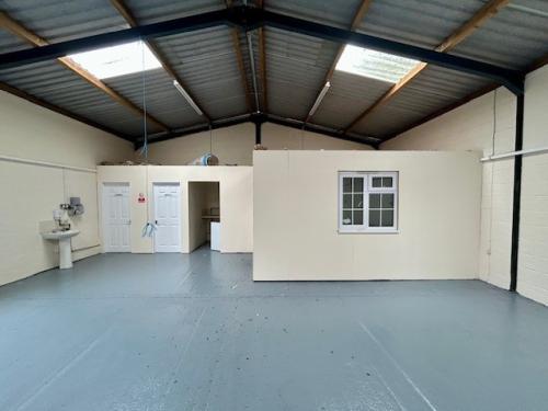 Unit 2 (Back Unit) Treeworld Nursery, Ufton Lane, Ufton Nervet, Reading, RG7