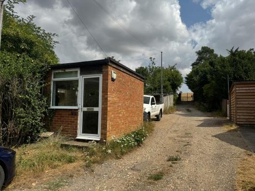 Rear of 112 Piccotts End, Hemel Hempstead, HP1