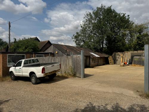 Rear of 112 Piccotts End, Hemel Hempstead, HP1