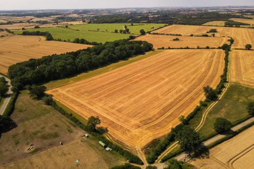 111.59 Acres White Lodge Farm, Rushton, NN14