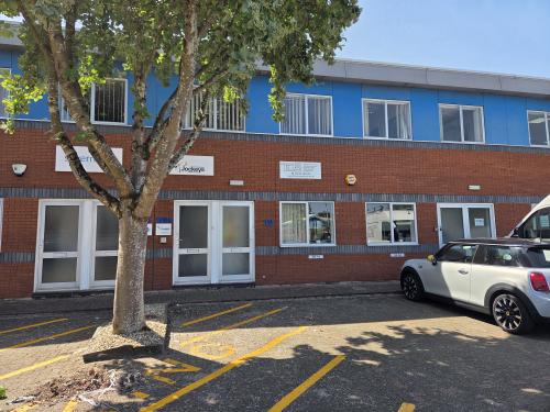 39a Kingfisher Court, Newbury, RG14