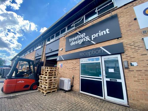 Unit 6, Bell Centre, Newton Road, Crawley, RH10