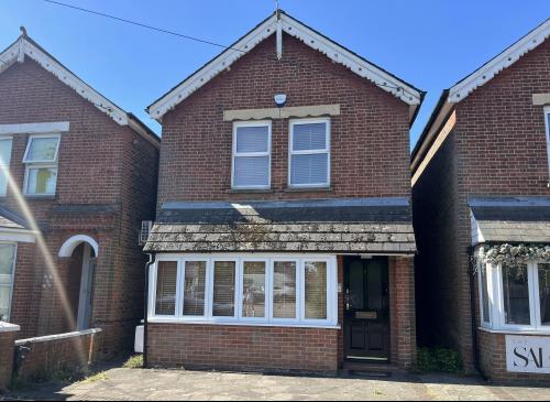 5 East Park, Crawley, RH10