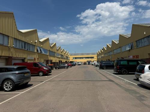 Unit 24, Wadsworth Business Centre, 21 Wadsworth Road, Perivale, UB6
