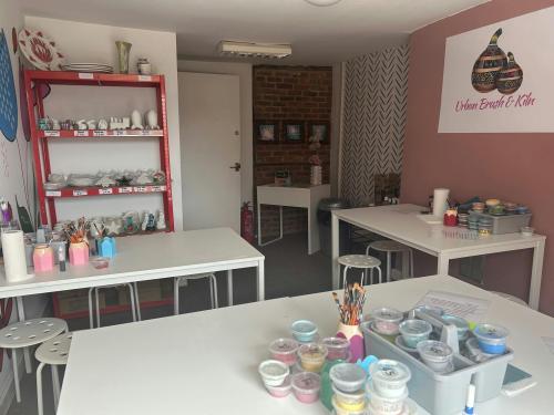 Rooms 2 & 3 Shop 10, Bush Walk, Wokingham, RG40