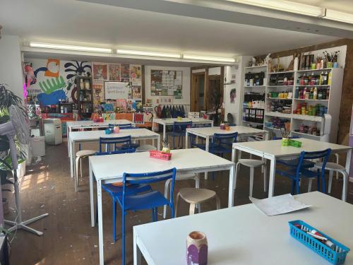 Shop 10, Bush Walk, Wokingham, RG40