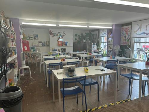 Shop 10, Bush Walk, Wokingham, RG40