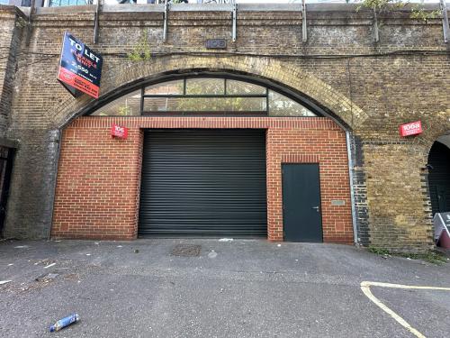 Arch 106 Randall Road, Vauxhall, SE11