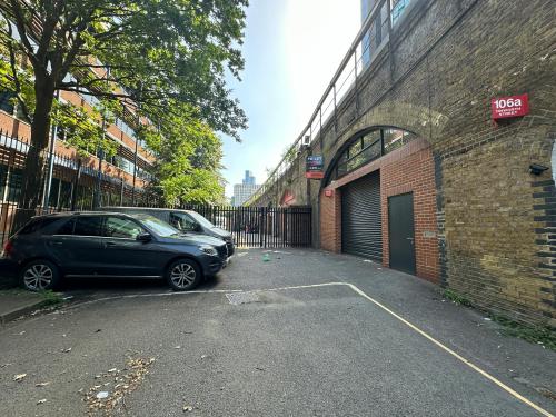 Arch 106 Randall Road, Vauxhall, SE11