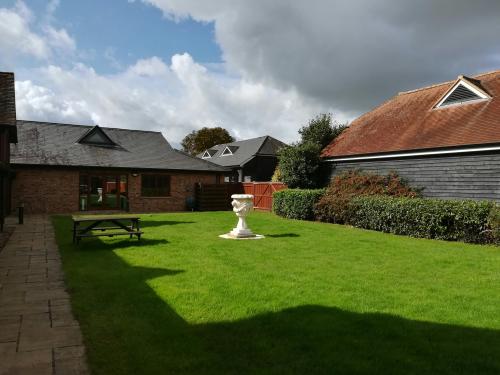 Wheelers Barn, Courtyard Barns, Choke Lane, Cookham Dean, Maidenhead, SL6
