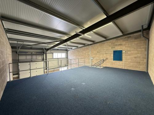 Unit 17, Glenmore Business Park, Southmead Close, Westmead, Swindon, SN5