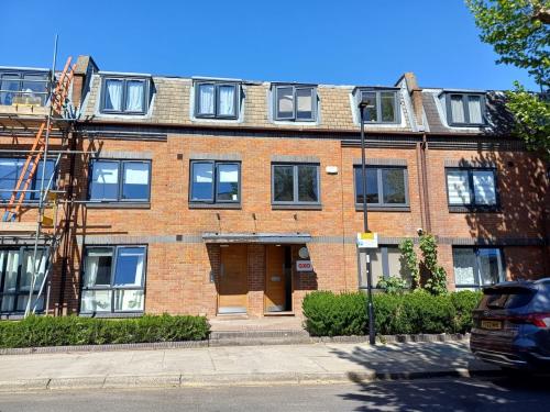 12 Ladysmith Road, Enfield, EN1