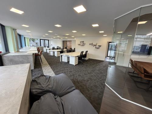 Unit 3, Royal Crescent Road, Ocean Village, Southampton, SO14