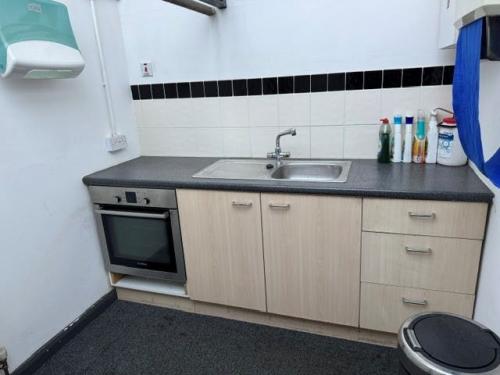 Units 1a,1,2 &3, Kings Road, Addlestone, KT15
