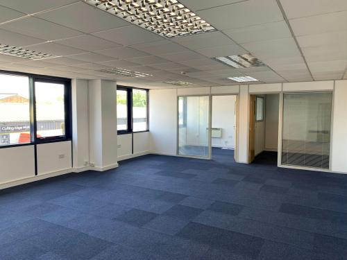 Unit 7B, Vale Industrial Estate, Tolpits Lane, Watford, WD18