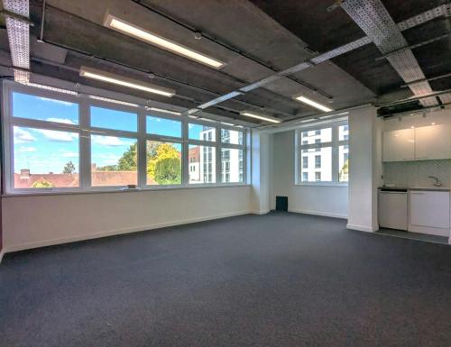 229-235 Cavendish House, High Street, Guildford, GU1