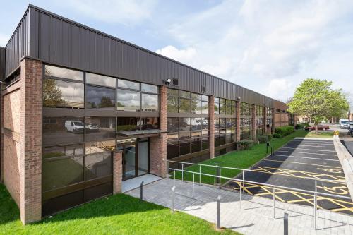 Unit 54, Suttons Business Park, Suttons Park Avenue, Reading, RG6