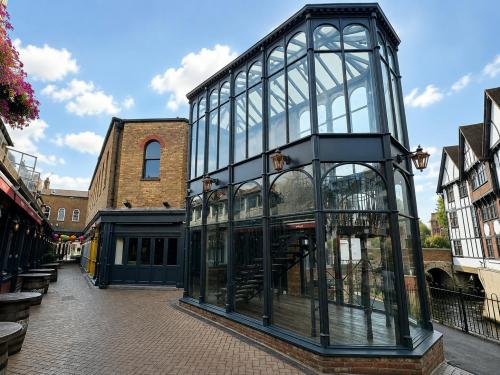 Unit 7, The Griffin Centre, Kingston, London, KT1