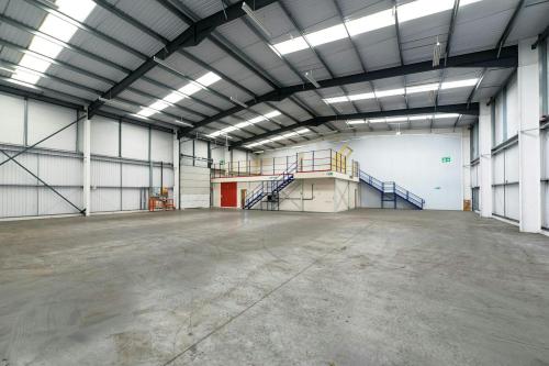 Unit 2, Dukes Park, Edinburgh Way, Harlow, CM20