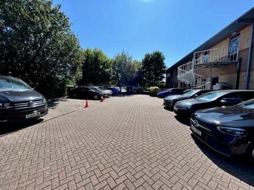 2A Herongate, Charnham Park, Hungerford, RG17