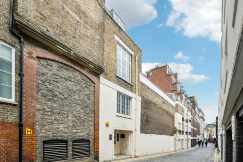 10 Market Mews, Mayfair, London, W1J