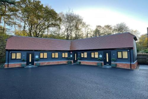 units 2,3,4, Connaught Road, Woking, GU24