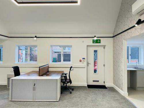 units 2,3,4, Connaught Road, Woking, GU24