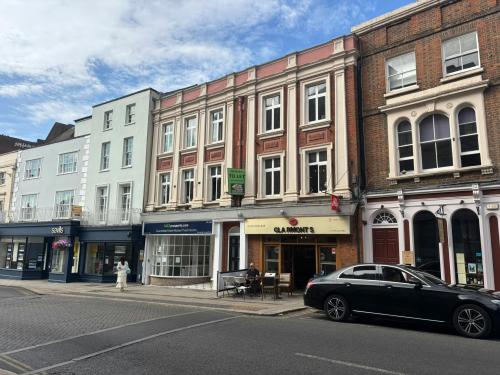 Dukes House, 5 High Street, Windsor, SL4