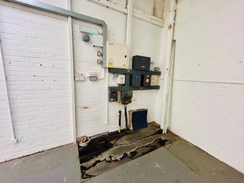 Unit 3, Bone Lane Industrial Estate, Newbury, RG14