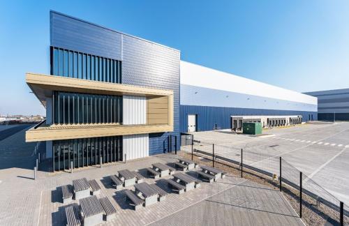 LG200, London Gateway, London Gateway Drive, Stanford-Le-Hope, SS17