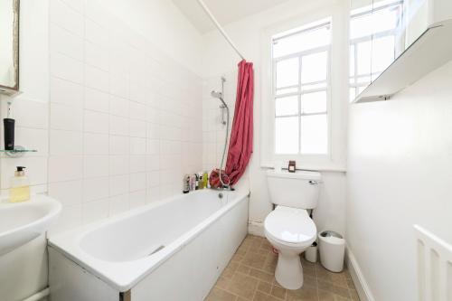 Plot 4, Thurrock Open Storage Park, Oliver Road, West Thurrock, RM20