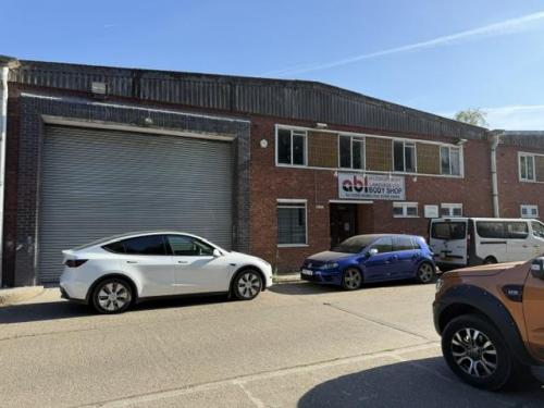 Unit 11, Park Street Industrial Estate, Osier Way, Aylesbury, HP20