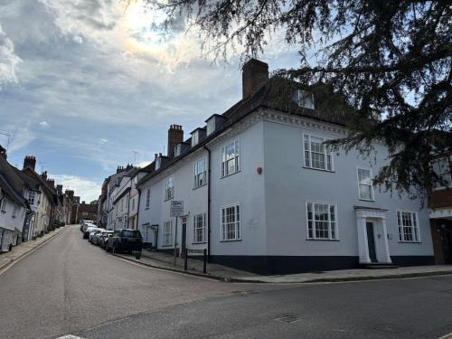 1A The Broadway, Old Hatfield, AL9