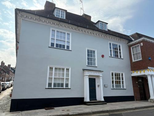 1A The Broadway, Old Hatfield, AL9