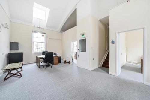Unit 5 Drakes Courtyard, Kilburn High Road, Kilburn, London, NW6