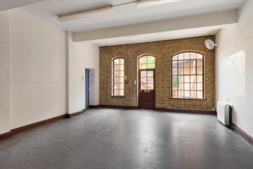 Mandeville Courtyard, 142 Battersea Park Road, Battersea, London, SW11