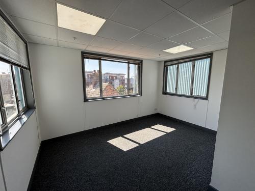 Unit 8, Endeavour Quay, Mumby Road, Gosport, PO12