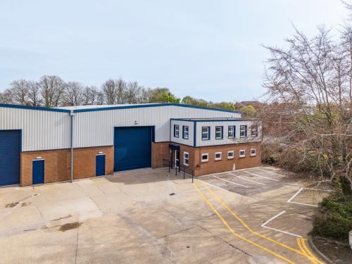 Unit 1 Lawrence Industrial Estate, Walter Lawrence Trading Estate, Dunstable, LU6